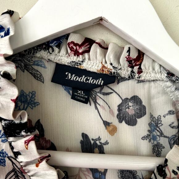 ModCloth Blouse Size XL Fairytale Fantasy Novelty Print Blouse Fairycore Top - Picture 4 of 6